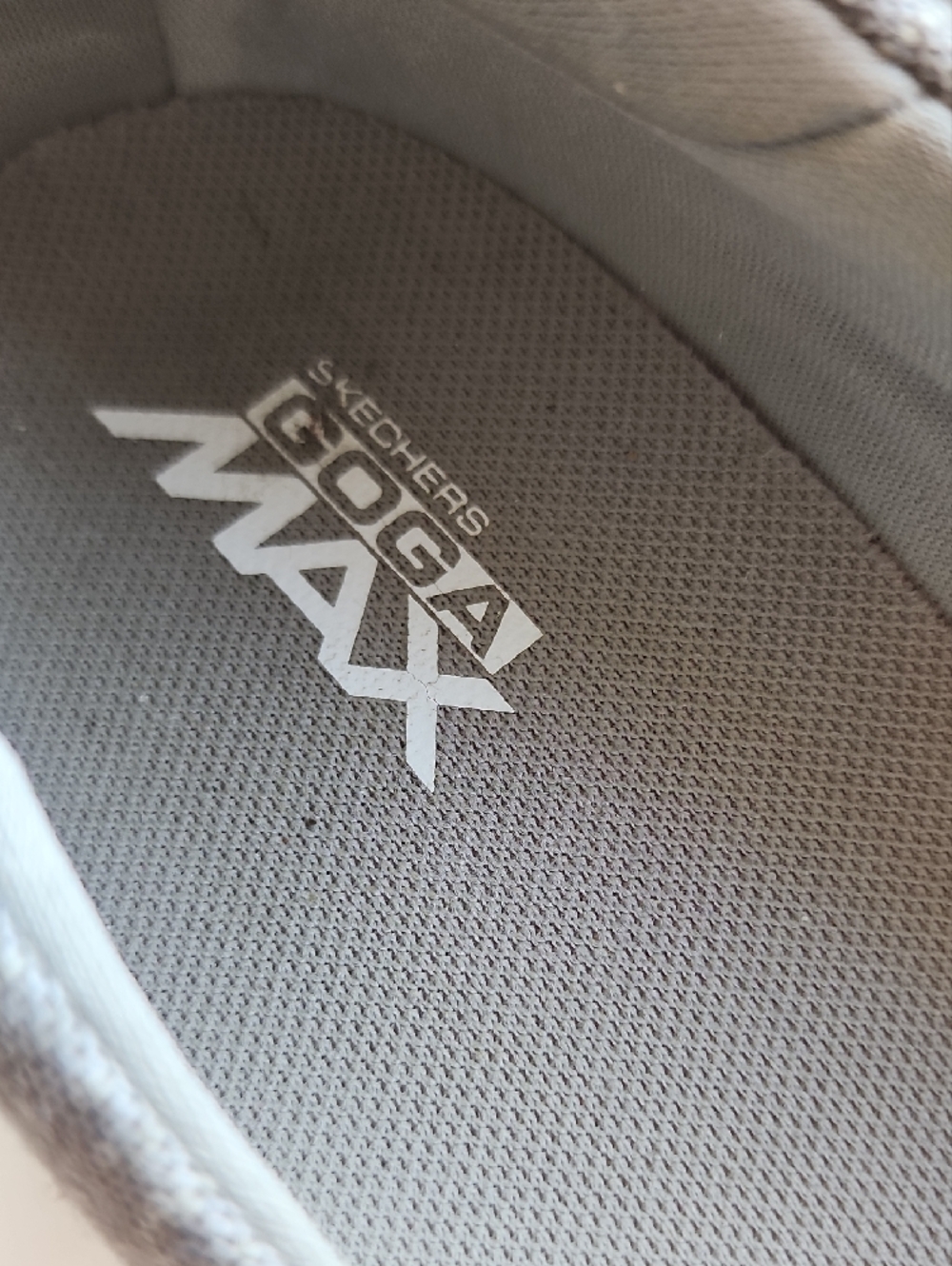 Skechers Goga Max Light Gray Slip-On Insole - Picture 2 of 9